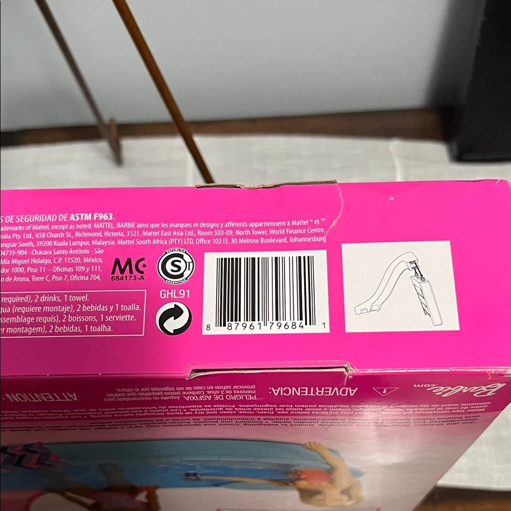 Barbie Pool and Doll Fun Set - Picture 3 of 4